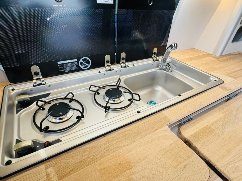 campervan set3 01 1280.webp