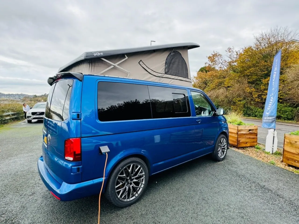 campervan set4 02 1280.webp