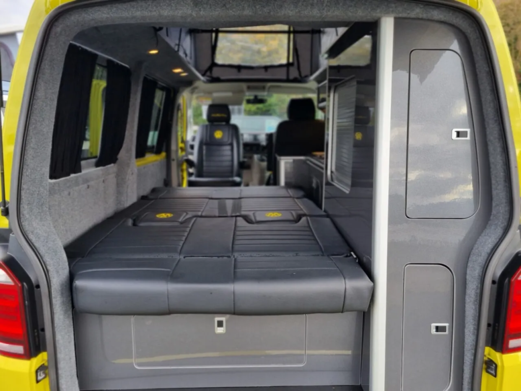 campervan yellow 02 1280.webp