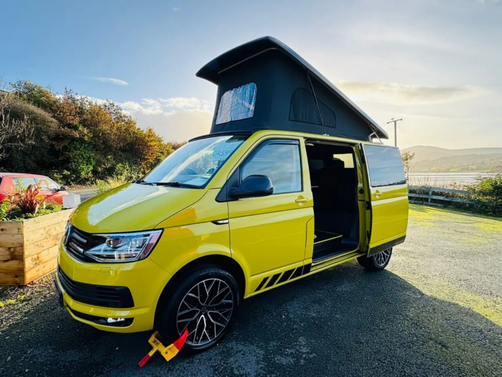 campervan yellow 06 1280.webp